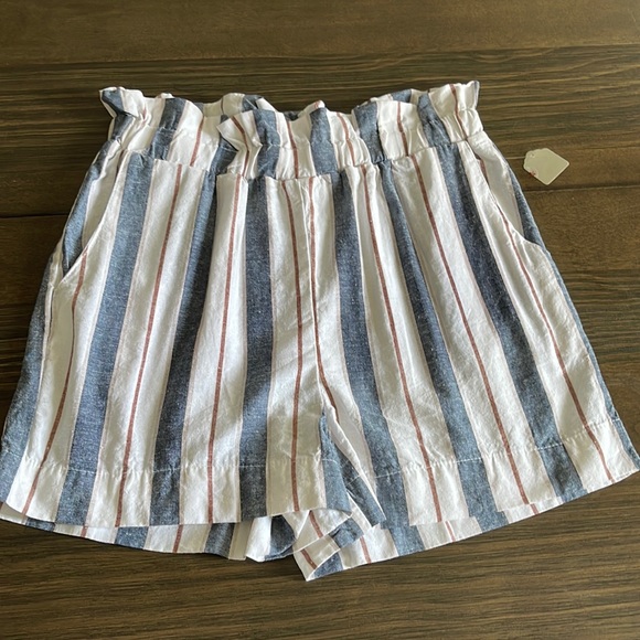 NWT shorts with vertical stripe pattern in white blue red 70s small large - Picture 1 of 6